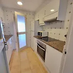 Hermoso De 2 Con Terraza Cerca De La Playa - Hisp-236-148